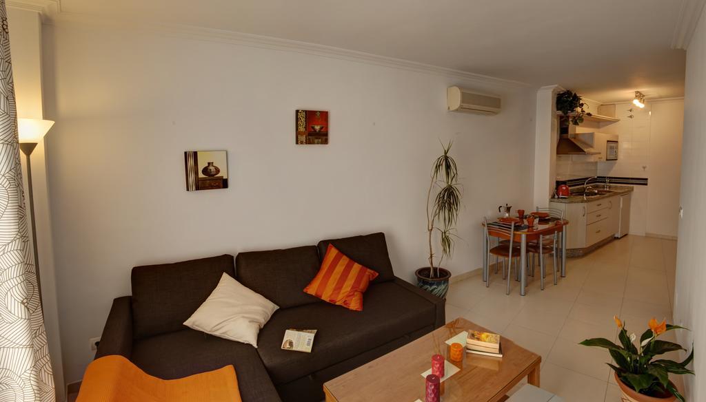 Apartment Ambrosia Nerja Oda fotoğraf